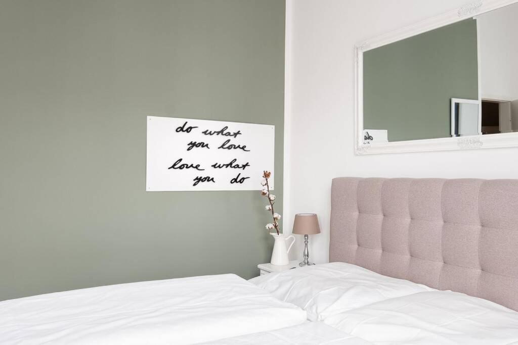 Sc 05 By Rockchair Apartments L Superhost Status L 2 Bedrooms Boxspringbeds Balcony Elevator - Cozy Family & Business Flair Welcomes You! Berlim Exterior foto